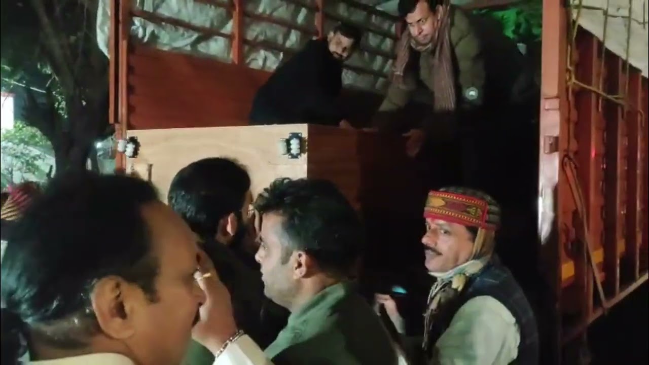 Bareilly City Magistrate Resigns: बरेली में गणतंत्र दिवस पर इस्तीफ़े से बवंडर | Alankar Agnihotri