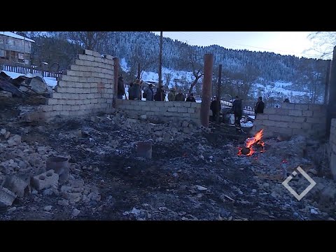 ოჯახი, რომელსაც შუახევში სახლი დაეწვა დროებით მეზობელ სახლში გადაიყვანეს