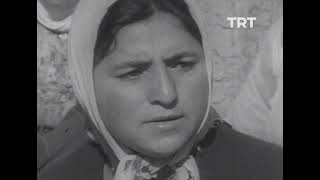 Amasyada Köylü Kadının Hamur Açarken Söylediği Içli Türküyü Dinliyoruz. Trt Arşiv
