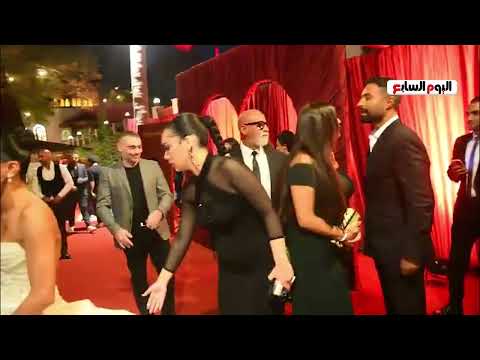 ياسمين عبد العزيز بصحبة كريم فهمي في حفل زفاف هادي الباجوري