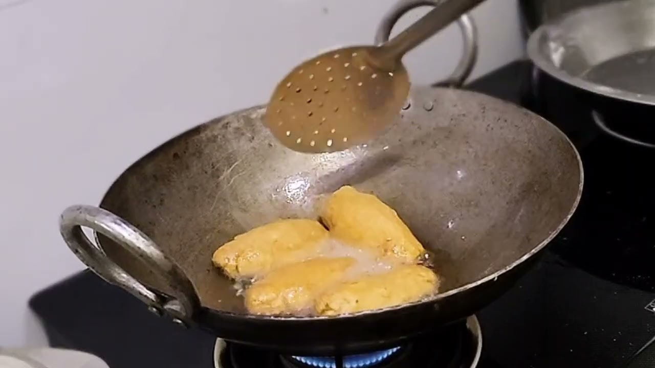 Traditional CHURMA ke laddu 😋🤤🤌#churmaladdu 