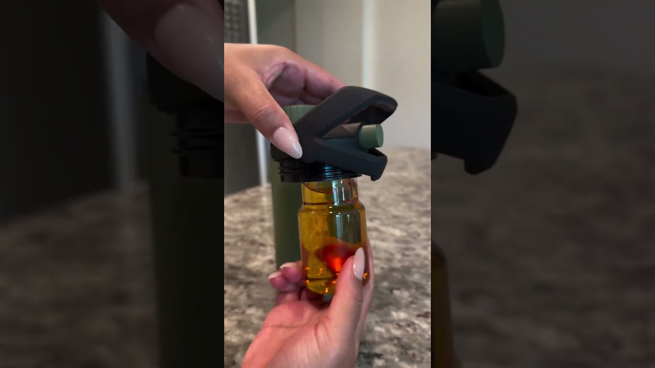 Versatile Beverage Enjoyment with the Flaskap FreePour System 26oz Bottle 