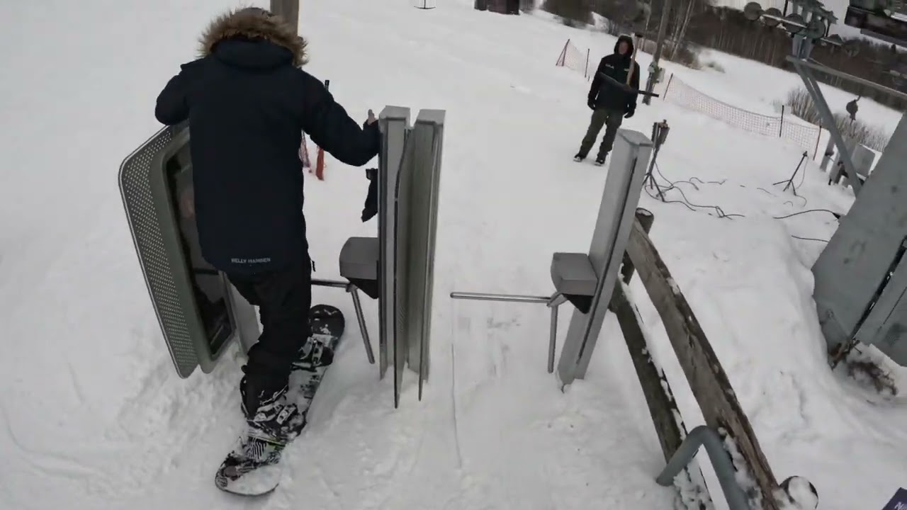 Skiing at Kuutsemägi.