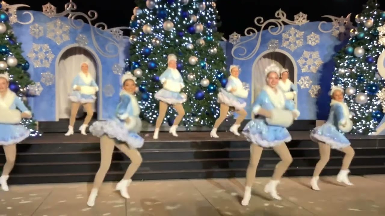 Kings island WinterFest Yuletide Follies show Opening Night 2024