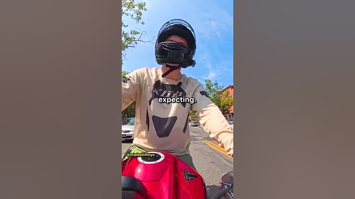 Biker Gets Scared Of Woman Harley Rider