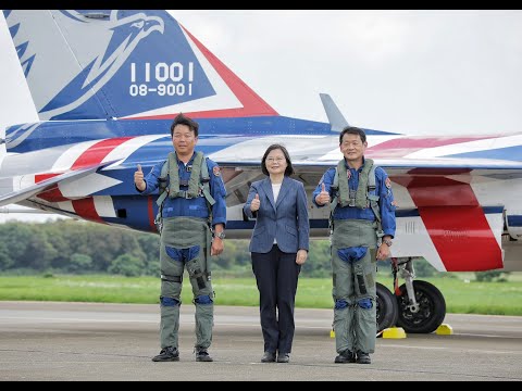 20200622  總統出席「空軍新式高教機首飛展示」