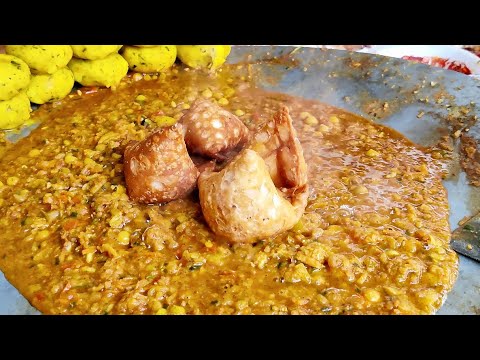 Video: Bästa Indiska Vegetarisk Mat Som Puri-bhaji Och Samosa Chaat