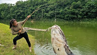FULL VIDEO: Traditional fishing skills - A single mother catches a giant fish to make a living.