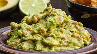 This is a delicious variation to the classic guacamole, it tastes
great with seafood, especially big juicy prawns!