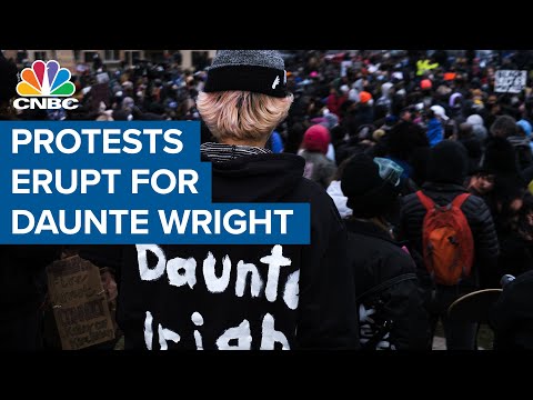Protests after officer 'accidentally' shoots Daunte Wright