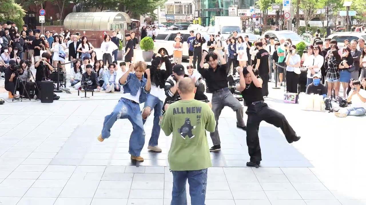 230923 ARTBEAT 아트비트 @신촌버스킹  BOUNCY (K-HOT CHILLI PEPPERS)   ATEEZ