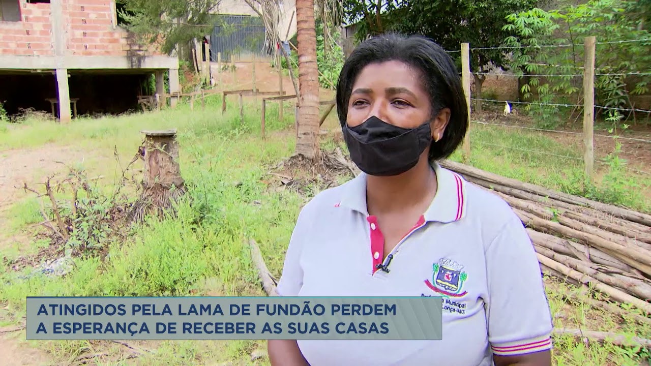 Casas atingidas por lama de barragem não são concluídas