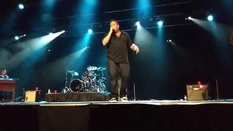 Uncle Kracker - In A Little While (live)