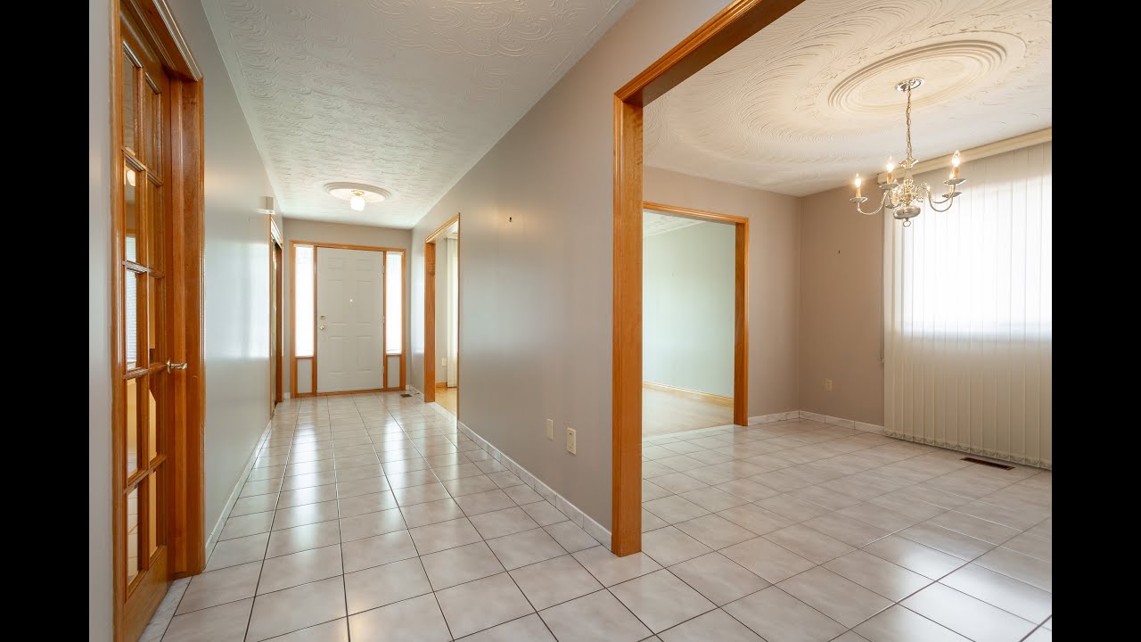 Spacious Hamilton Bungalow FOR SALE 344 Highridge Avenue Hamilton