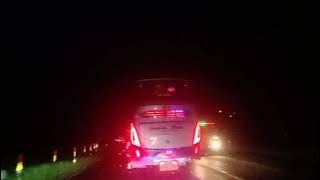 Pagi hari Bus Sumber Alam dari Jakarta menuju Jogja Wates kulonProgo tol trans Jawa