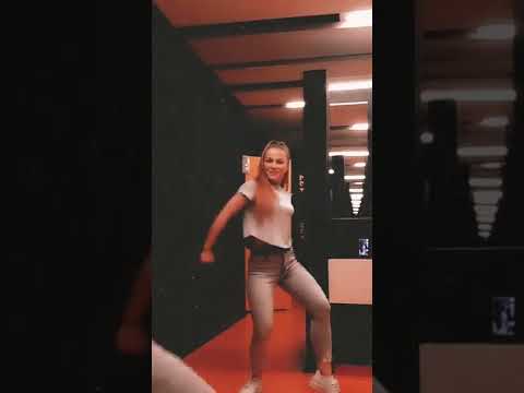 Wellay - А я помню ту девчонку с карими глазами #SUETISHNIK #Suetishnik