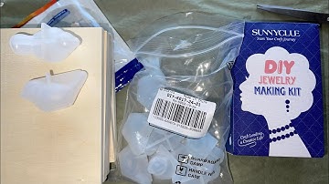 Opening a package from #Beebeecraft