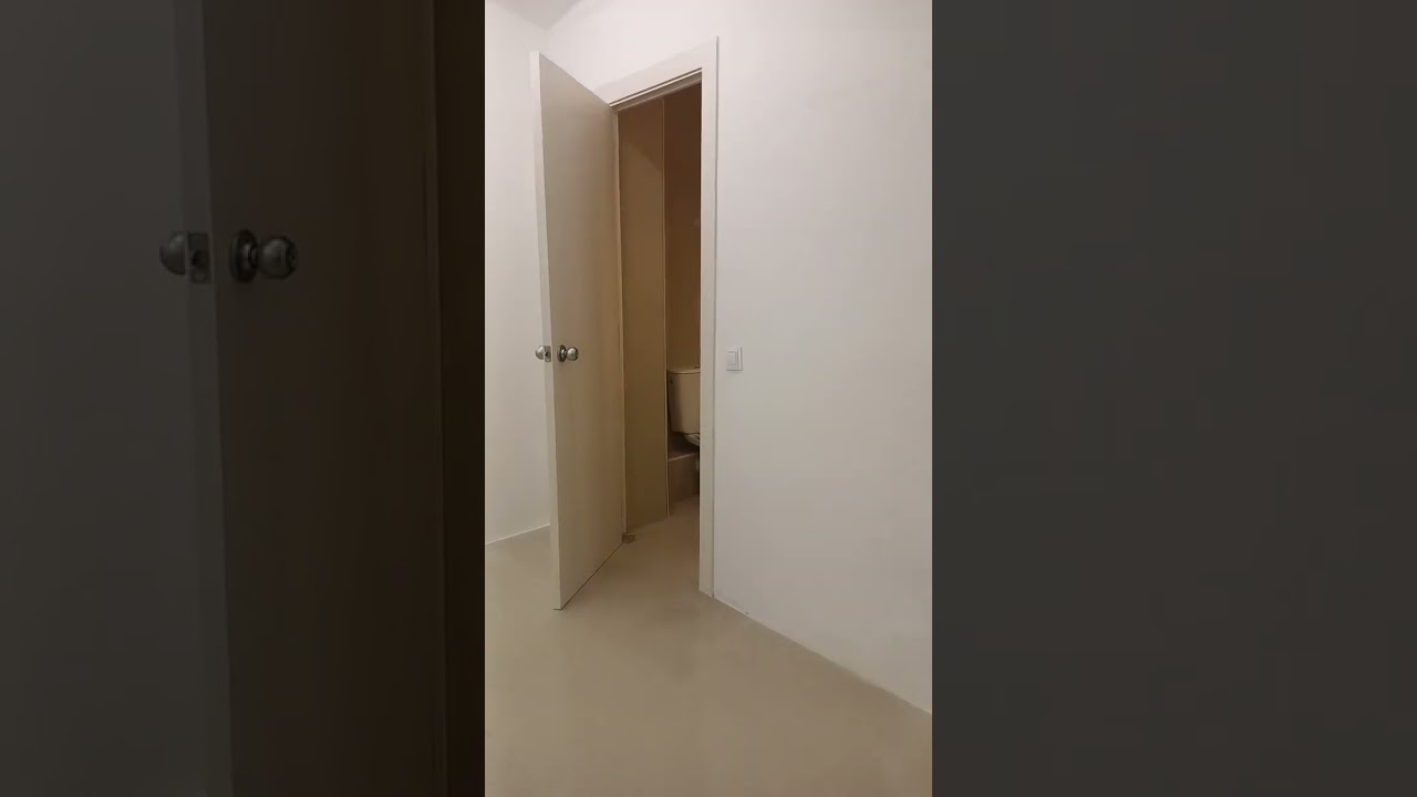 Local en venta en calle Manuel de Falla 26, Sarria/ Barcelona