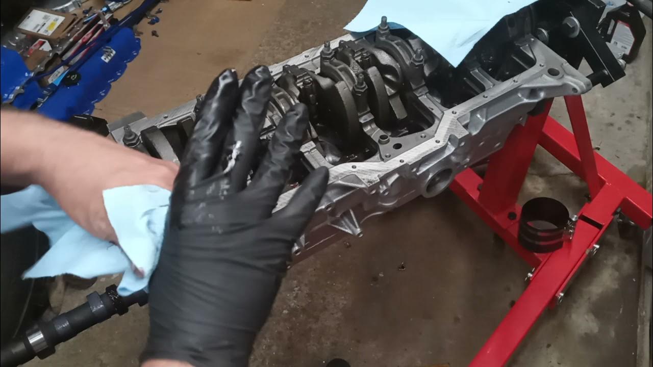 Jeep 4.0 engine rebuild: PART 26, camshaft installation and cam thrust
