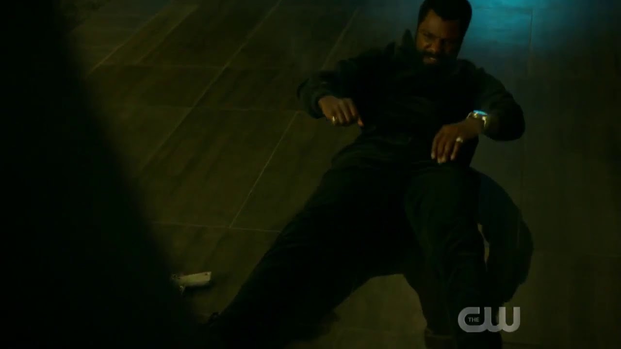 Black Lighting 2x16 - Lighting Vs Tobias