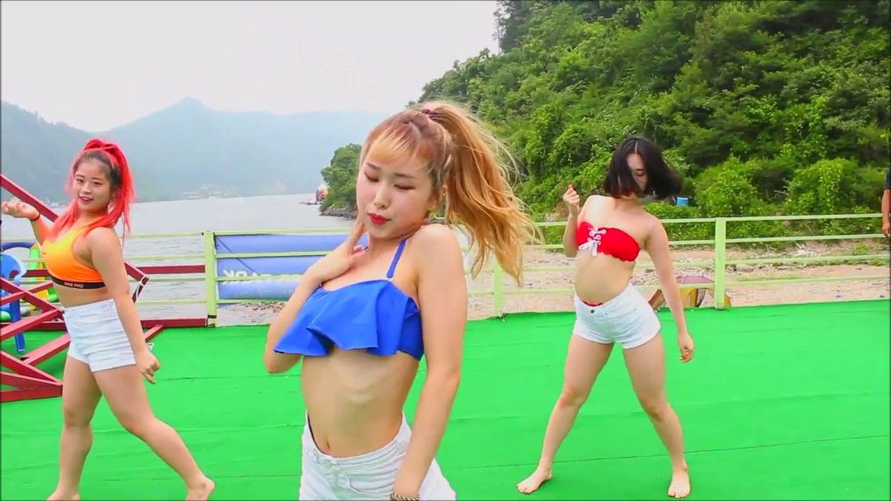 Burn Break Crash-Aanysa X Snakehips | Darlene Choreography | Dance Team Xo-Witty