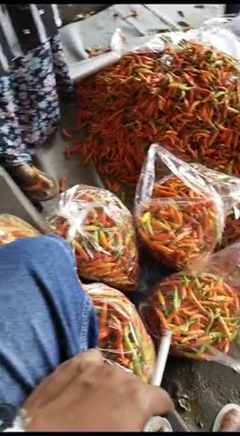 STATUS WA NE WONG PASAR#status