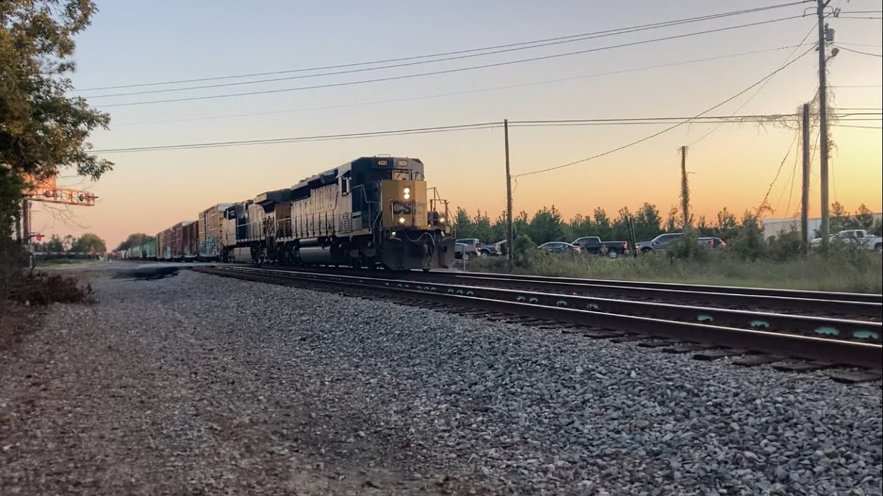 CSX 4031 SD40-3 Leads Short CSX L640 NB Local Train Florence SC - YouTube
