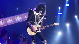 Kiss - War Machine (Front Row, Quebec City, QC - November 19, 2023) by RTG Redtruck305 92 views 5 months ago 3 minutes, 56 seconds