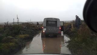 Defender Driver Refuses To Admit Defeat