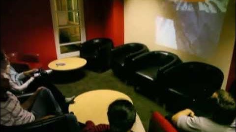 Steerable pico-projector