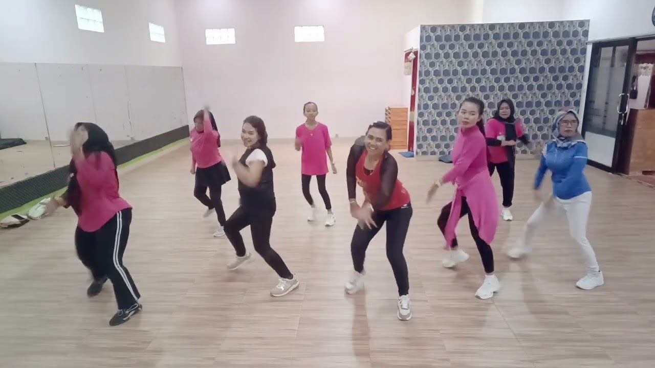 Inobic sanggar delima with Momy Ino 