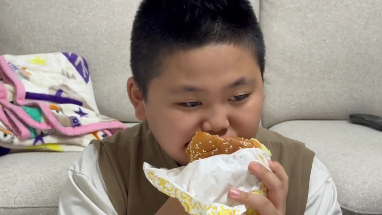 [아빠!오늘은?] 맘스터치 싸이버거 * 닭다리