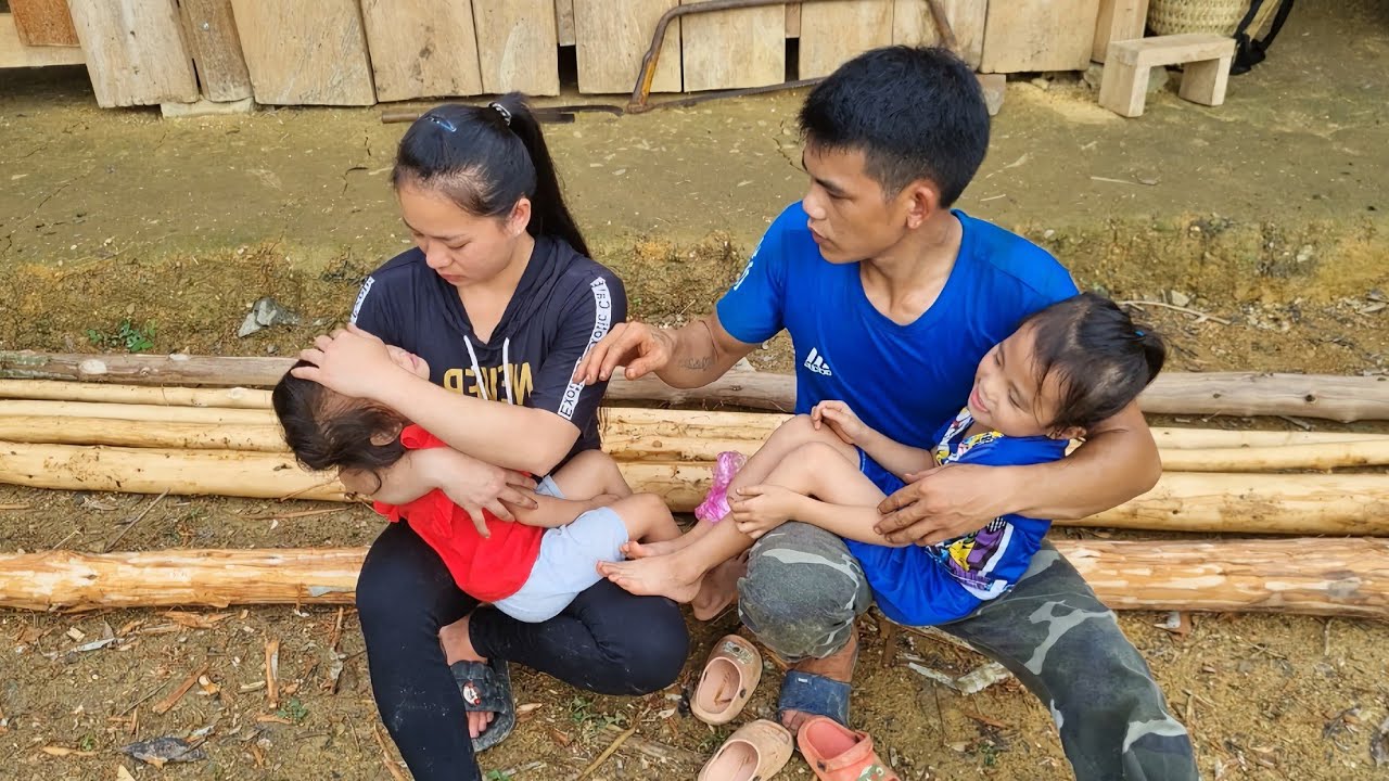 full video Wife harvesting, luffa, upland vegetables, chives, bananas
