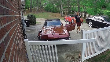 Remfalen leidt tot klassieke Corvette-crash || ViralHog