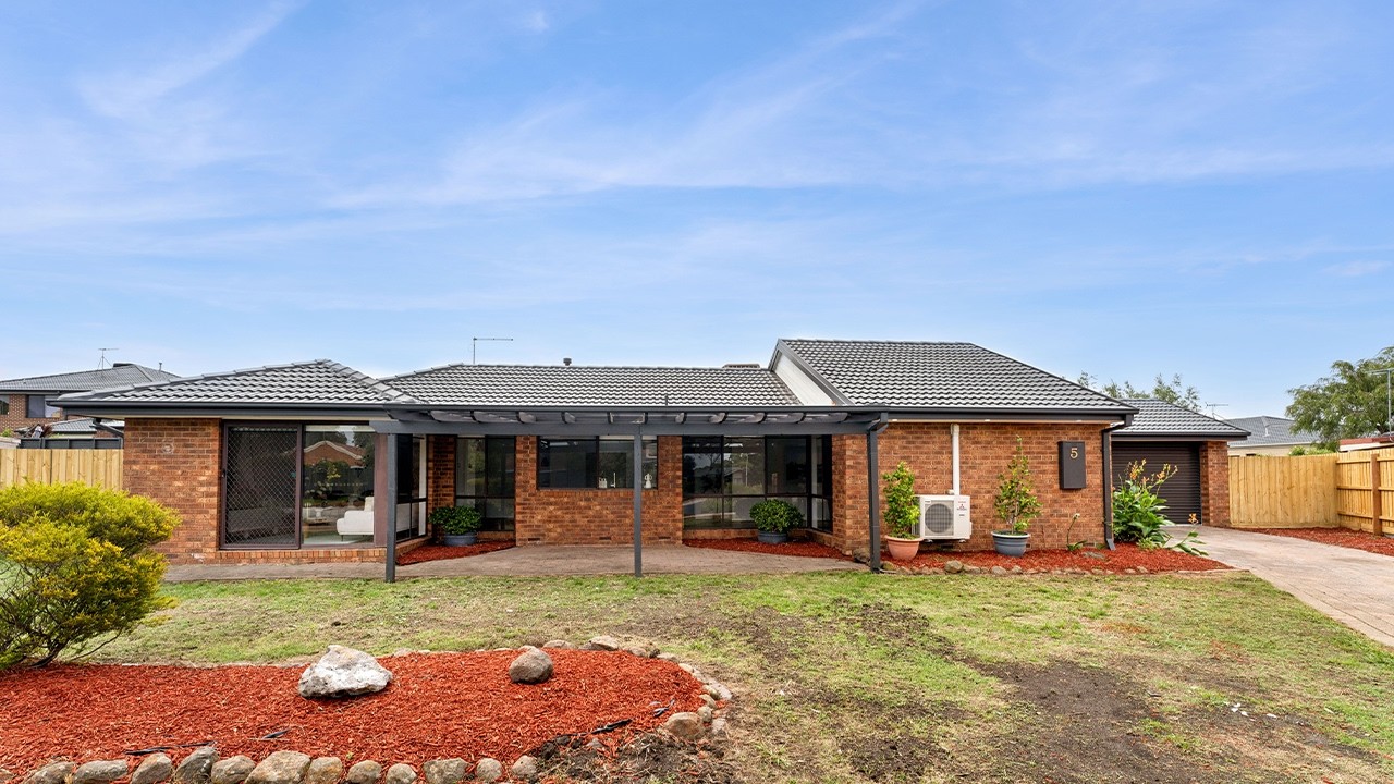 5 Lyons Court, Sunbury