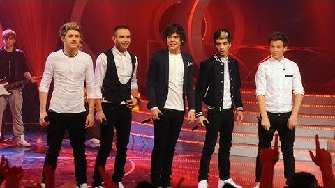 One Direction perform 
