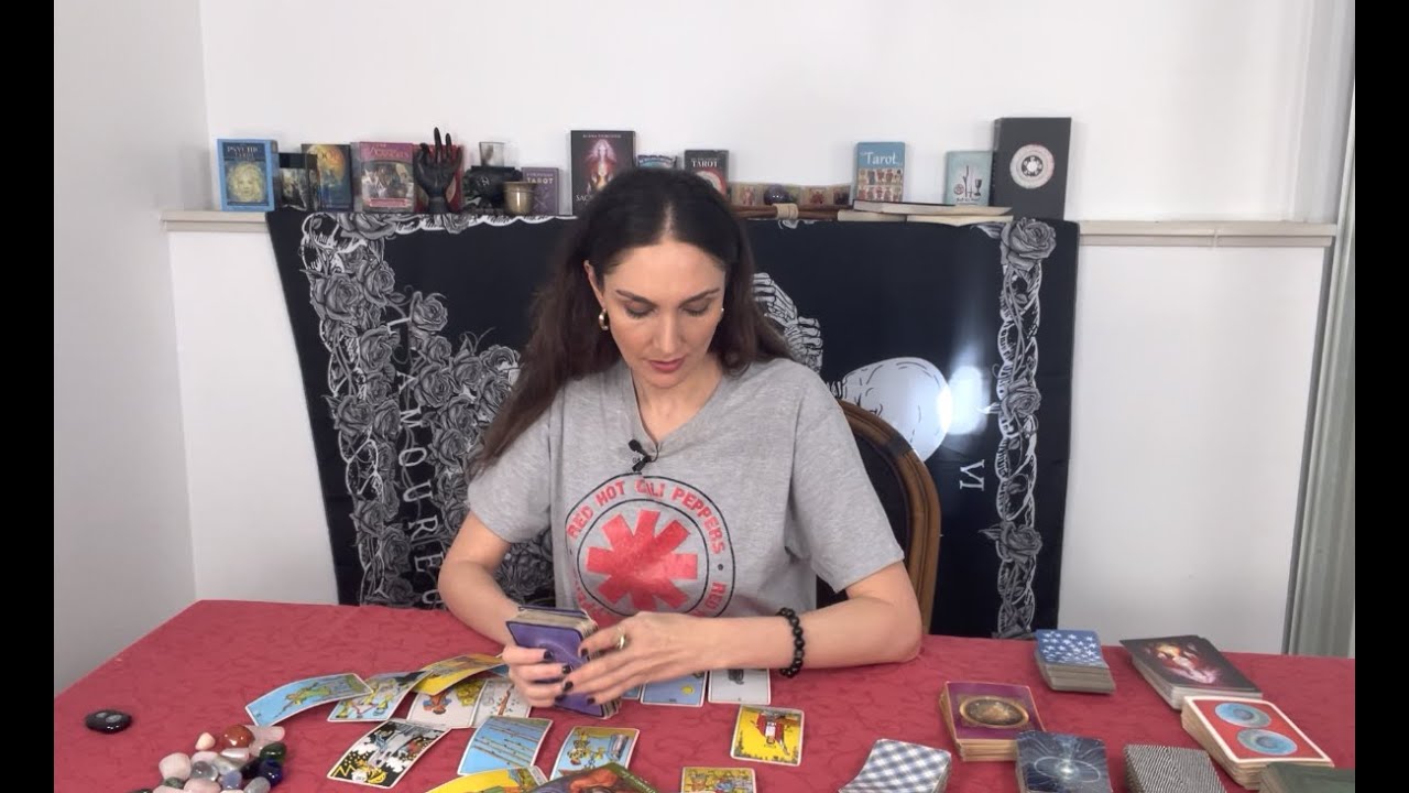 Pisces LOVE tarot Jul15-31. This person will shock you! 🥰 It's time to be happy, this is destiny ✨❤️