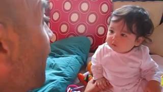 6개월 아가와 아빠의 엄청난 대화(2012년에 찍은 영상 입니다)/A full conversation between 6 month old baby  and her Daddy!
