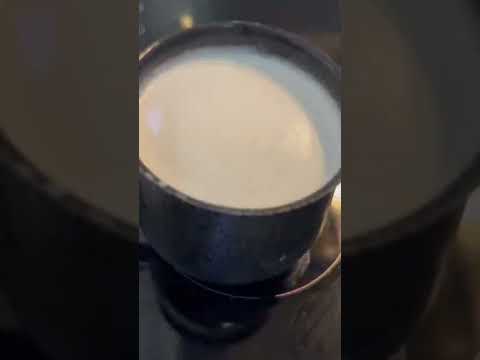 مين ماقد جرب حليب بالهيل جربوه وأعطوني رايكم من ألذ المشروبات الدافئه في الشتاء   