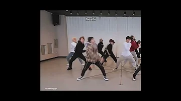 Woozi Perf Team Changing Position In The Span Of Seconds Svt Seventeen Kpop Edits 