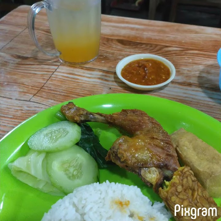 Kuliner  Ayam Lalapan