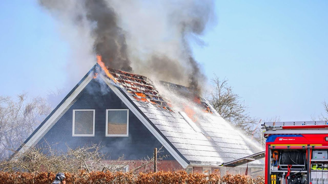 Voldsom tagbrand på villa ved Lejre Søndag 9/3-25