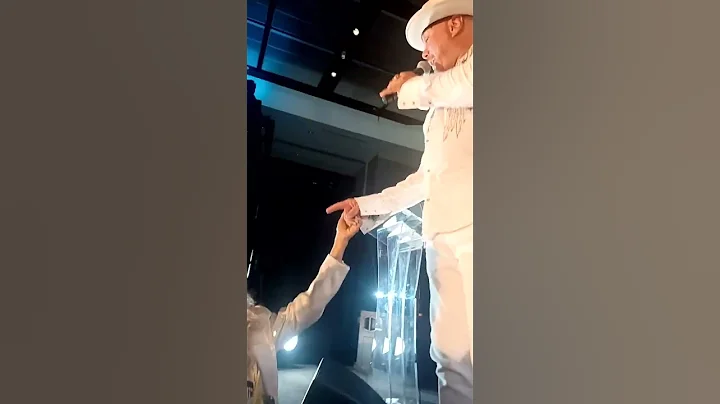 Howard Hewett SINGING to Sherry Browning B-DAY MAC...