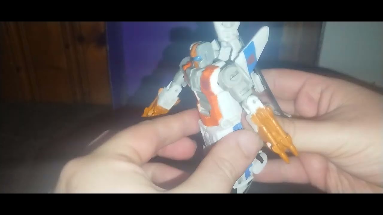 Eddie Hill reviews transformers KO combiner wars alpha bravo action figures 