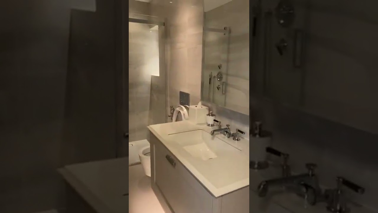 Park Lane Apartment in London