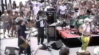 Famous No Doubt Spiderwebs Wealth