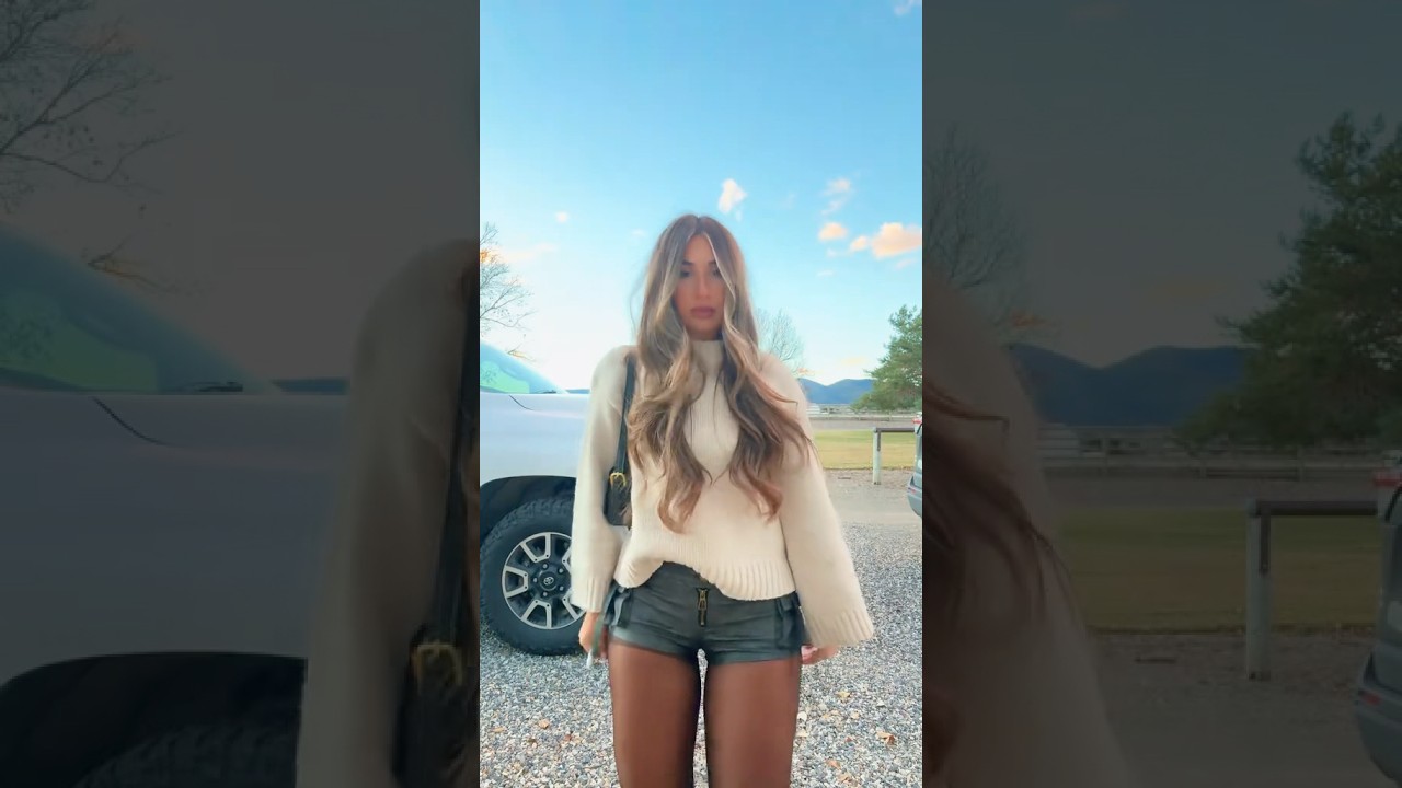 Girls kissing girls #shorts #fypシ #lesbiankissing #lgbt