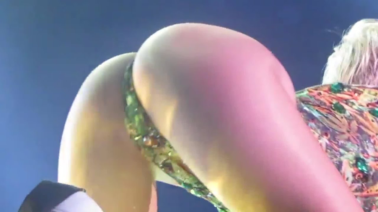 Hot miley cyrus gifs