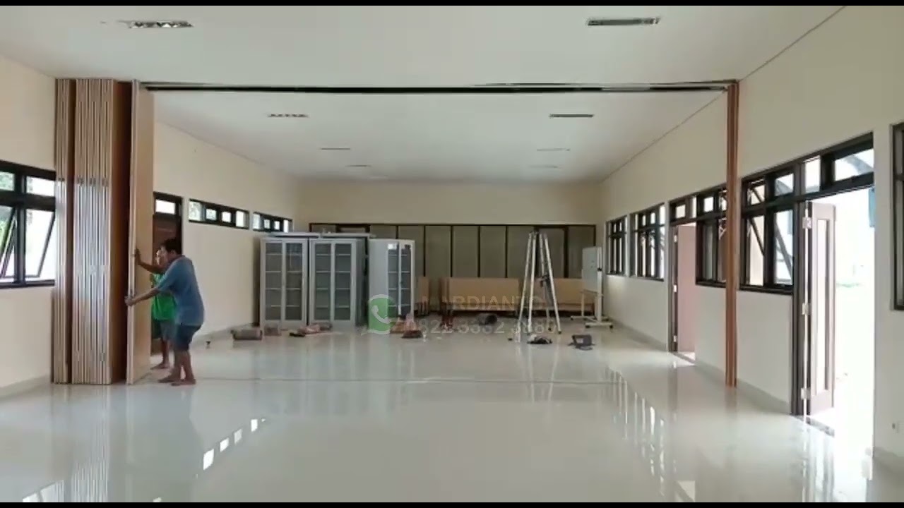 Partisi Lipat Geser Kelas Sekolah Kediri