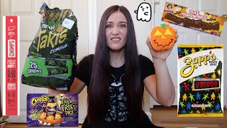 TEACHER TESTS HER STUDENTS FAVORITE HALLOWEEN SNACKS | TAKIS. VOODOO CHIPS. BEEF JERKEY & MORE